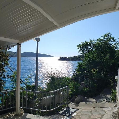 Direkt Na Moru - Bungalov Apartment ชิเบนิก ภายนอก รูปภาพ