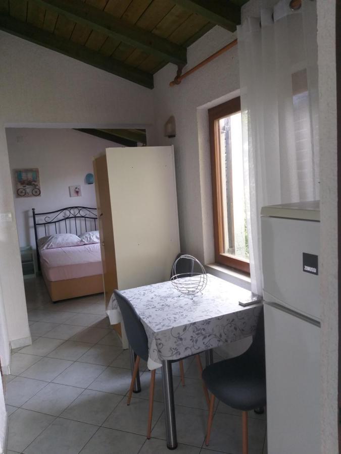 Direkt Na Moru - Bungalov Apartment ชิเบนิก ภายนอก รูปภาพ