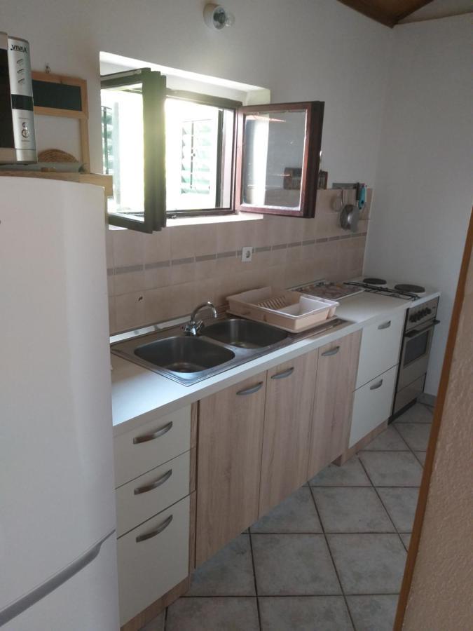 Direkt Na Moru - Bungalov Apartment ชิเบนิก ภายนอก รูปภาพ